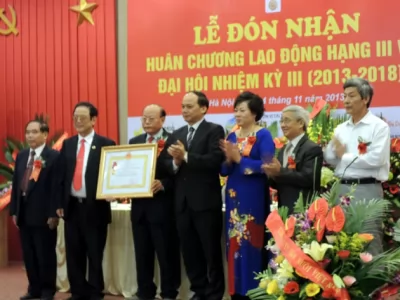 Hiệp hội chăn nuôi gia cầm Việt Nam đón nhận Huân chương Lao động hạng ba