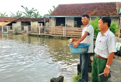 Người nông dân vươn lên làm giàu bằng mô hình chăn nuôi tổng hợp